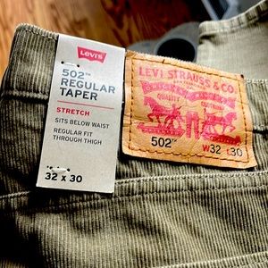 Levi Strauss and Company 502 regular taper corduroy men’s pants 32 x 30